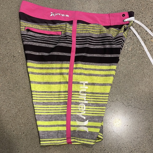 Mens Hurley Phantom board shorts 32 - Picture 3 of 3